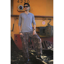 Load image into Gallery viewer, Paisley Mistery 16 Men/Women&#39;s harem pants in Black Gold PP0004 020016 10