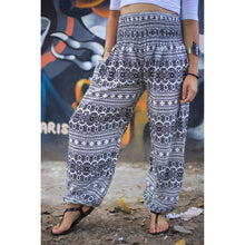 Load image into Gallery viewer, Hilltribe strip men/women&#39;s harem pants in White PP0004 020049 06