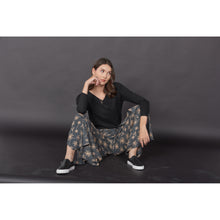 Load image into Gallery viewer, Flower Women&#39;s Palazzo pants in Gray PP0076 020201 01