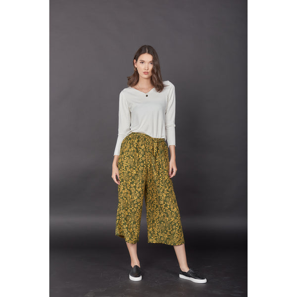 Flower Women's 3/4 Pants in Olive PP0314 020198 01