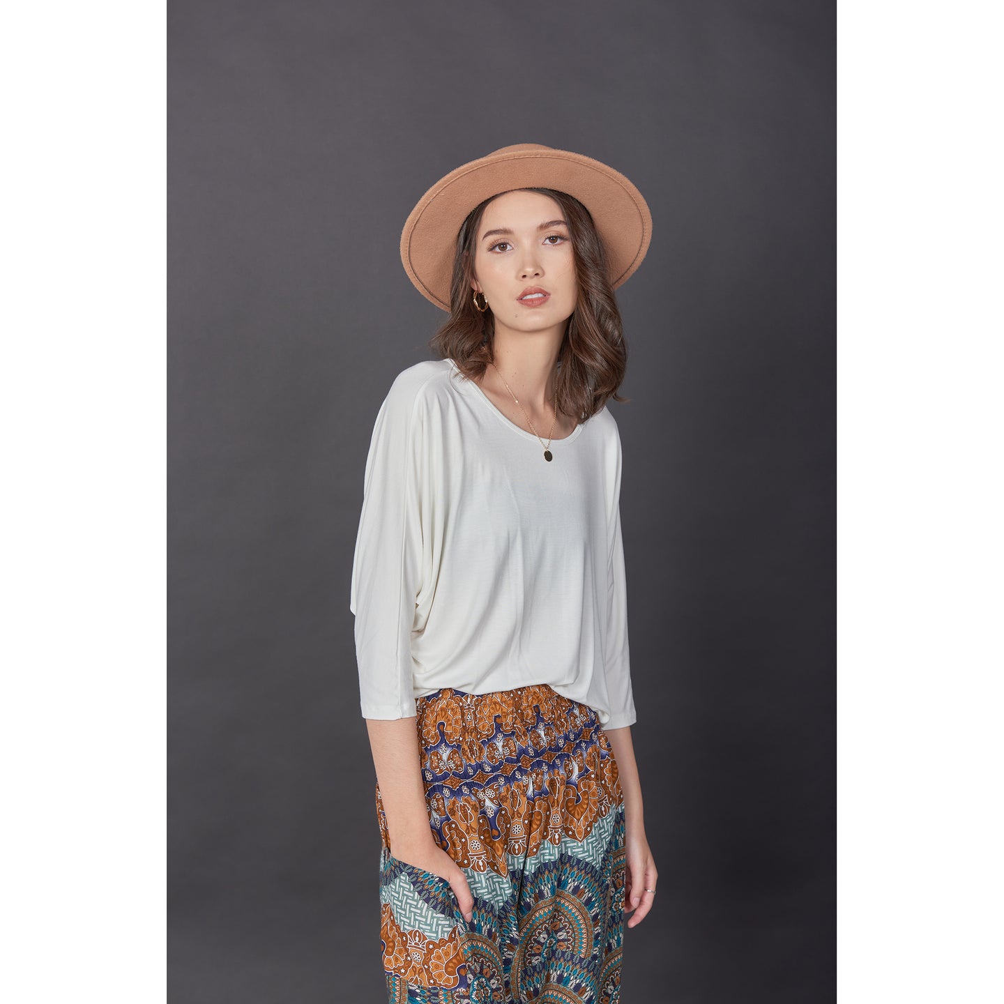 Solid Color Women's T-Shirt in White SH0180 070000 04