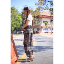 Load image into Gallery viewer, Paisley 133 women harem pants in Black PP0004 020133 03